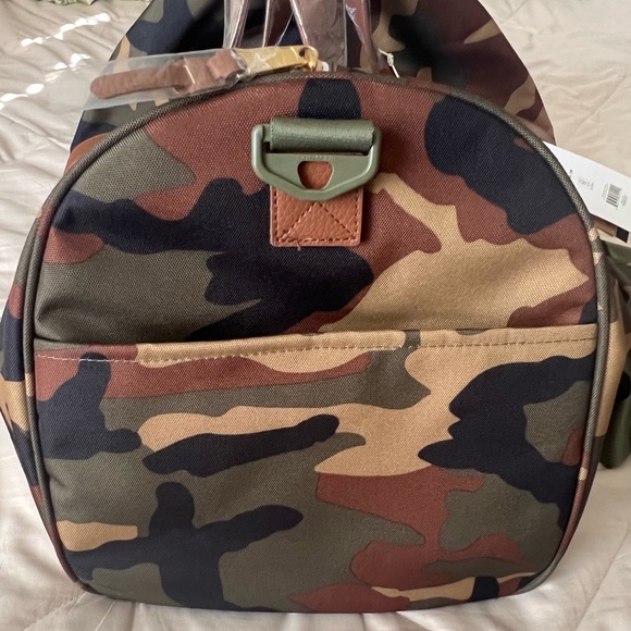 nike blue and pink backpack Elemental – Rookie Kids Model:40H O/H Light visibility Color_Abalone Shell What are the top